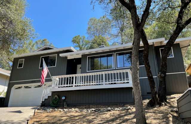 3 bedroom, 2 bath remodeled home in Lake Wildwood, Penn Valley, CA 95946 photos photos