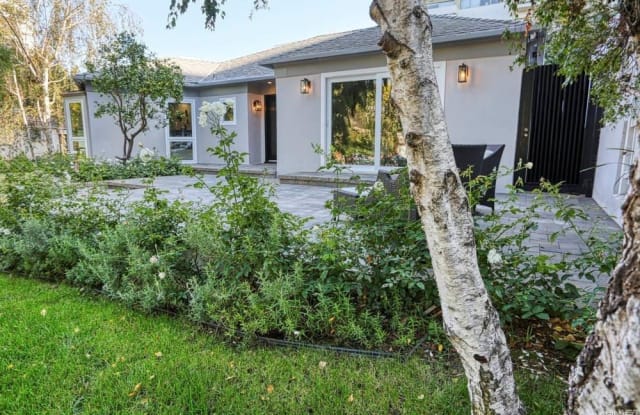 10700 Lindbrook - 10700 Lindbrook Drive, Los Angeles, CA 90024