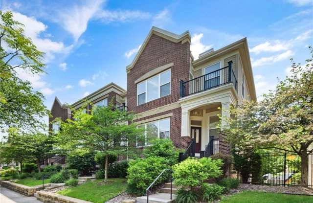 5 4th Avenue N photos photos