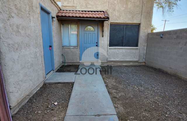 Charming 2-Bedroom Townhome Gallery 3