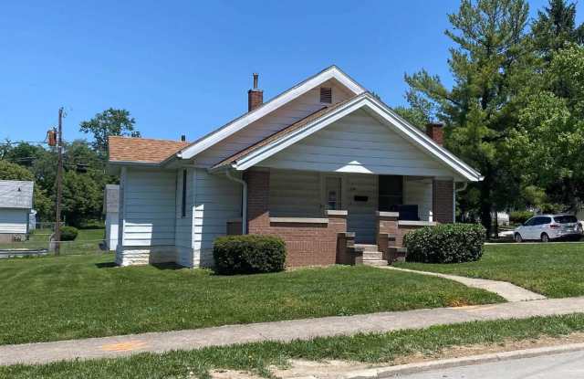 3 BR 2 Bath House - 5 minutes from IU Bloomington! FALL 2026 - 109 East 14th Street, Bloomington, IN 47408