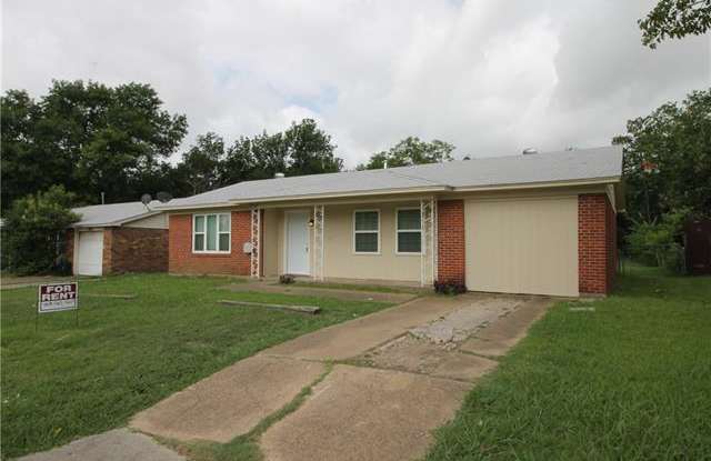 1630 3rd Street - 1630 SW 3rd St, Grand Prairie, TX 75051