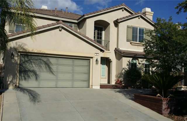 21 Via Del Renal Court - 21 Via Del Renal Court, Lake Elsinore, CA 92532