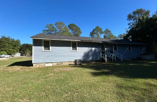 Cute 3 Bedroom, 1 Bathroom Duplex Gallery 3