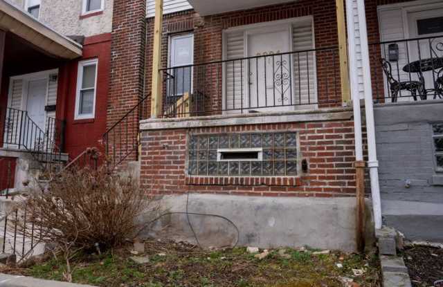2004 E Rittenhouse St Gallery 2