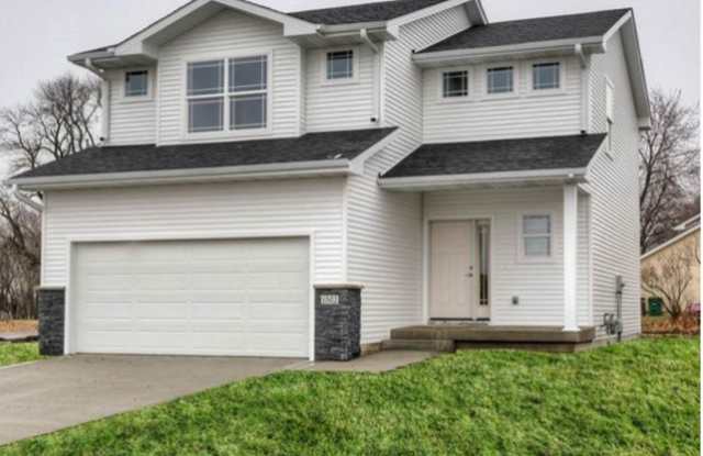 Beautiful 4 Bedroom Home! BRAND NEW CARPET!! photos photos