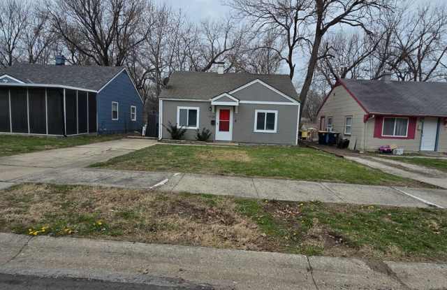 2 bedrooms 1 bath renovated ready for move in photos photos