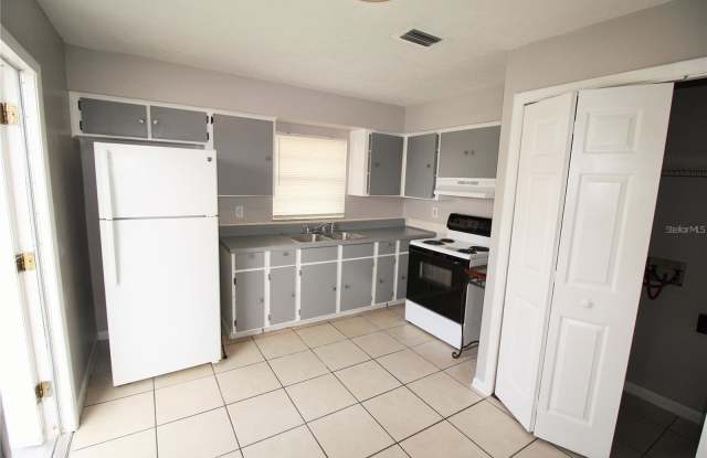 9418 North 50th Street - B Gallery 2