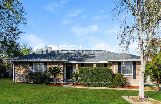 281 Foxridge Road - 281 Foxridge Road, Lakeside, FL 32065