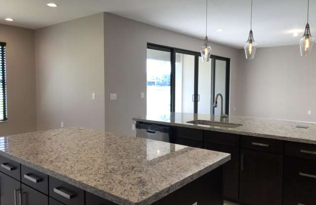 8058 Green Tourmaline Terrace Gallery 4