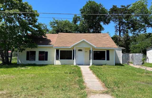 220 W Denison Avenue photos photos