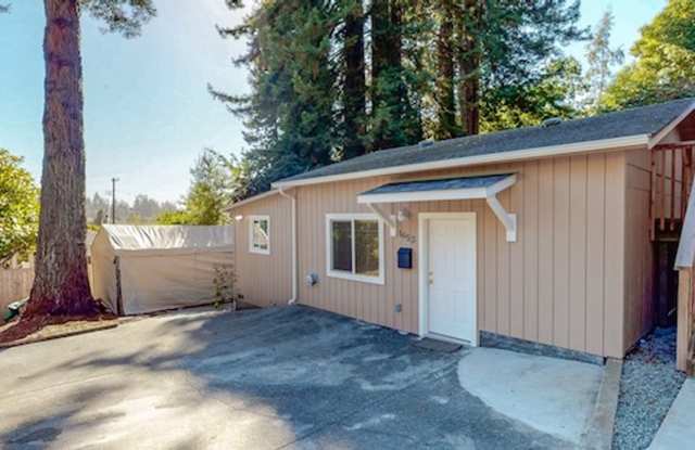 Arcata 1 Bedroom Retreat Gallery 1