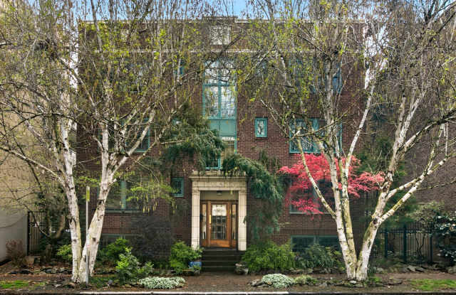 408 Bellevue Avenue East, Unit 302Unit 302 Gallery 2