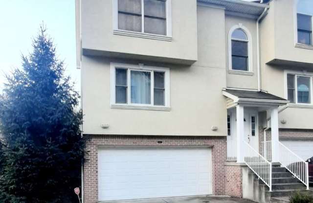 3Bed/2.5 Bath On West Run Rd - Available 07/07/2027 Gallery 3
