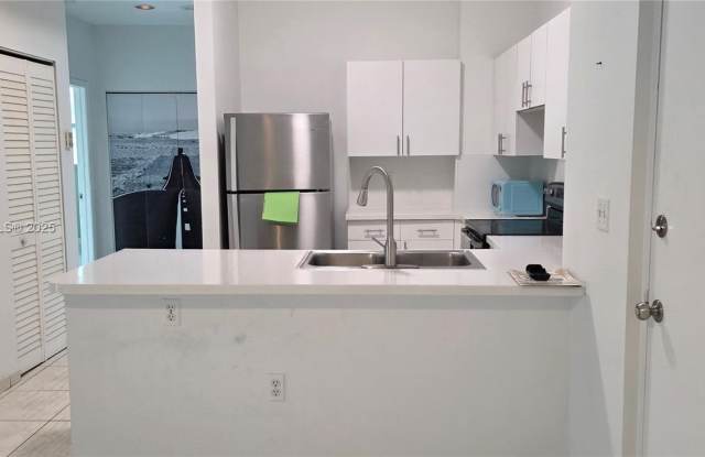 104 SW 9th St photos photos