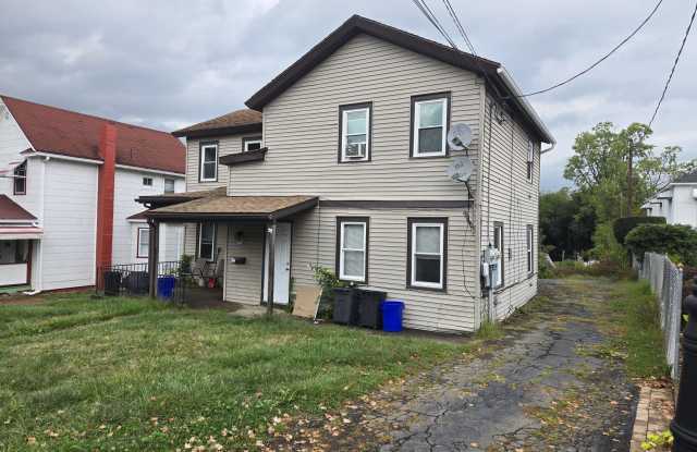 441 Sanderson Street - 441 Sanderson Street, Throop, PA 18512