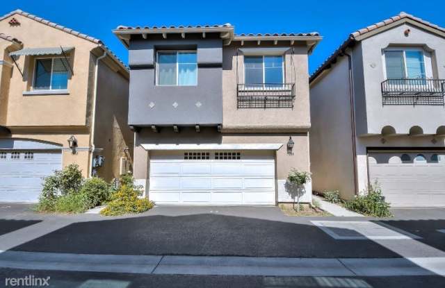 7608 N Patriot Way - 7608 N Patriot Way, Los Angeles, CA 91405