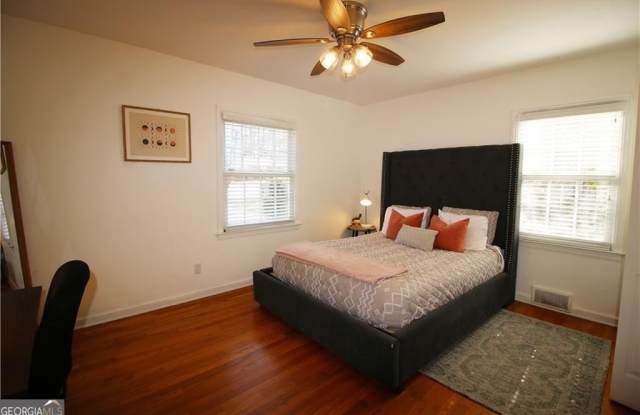 1875 Brewer Boulevard SW #B Gallery 4