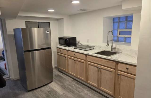 1721 N Artesian photos photos