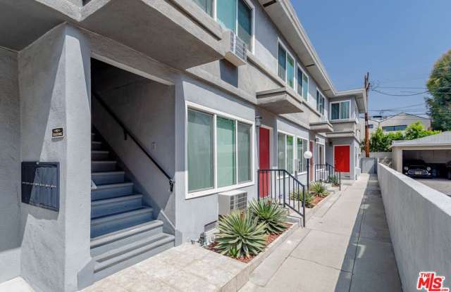 11749 Riverside Dr Gallery 3