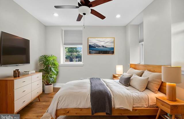 1420 E SUSQUEHANNA Avenue unit: C Gallery 2