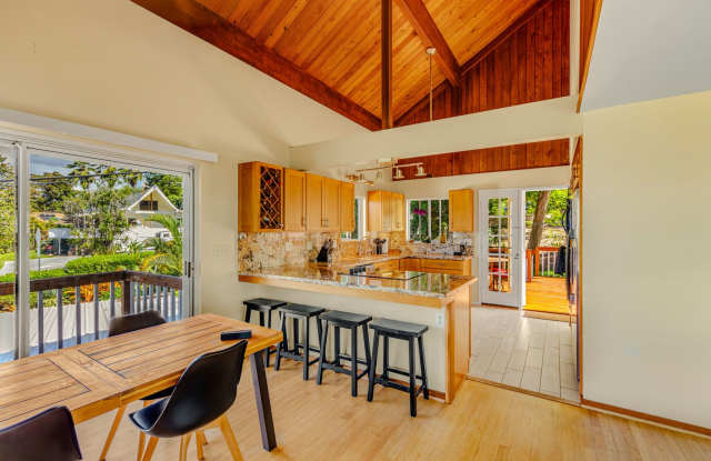 Your Perfect 2-Bed/2-Bath Duplex in Kailua Kona! photos photos