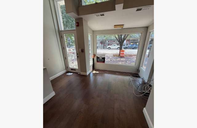 523 8TH Street SE Gallery 2