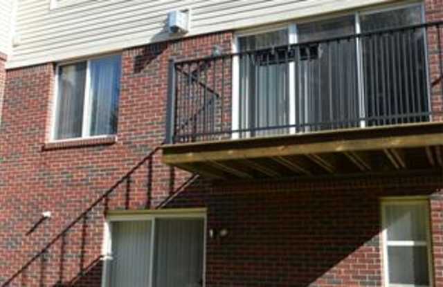 6967 EDGEWATER Drive Gallery 2