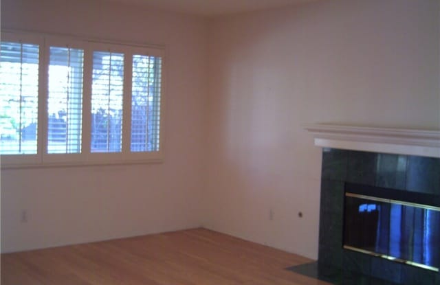 2453 Threewoods Lane Gallery 3