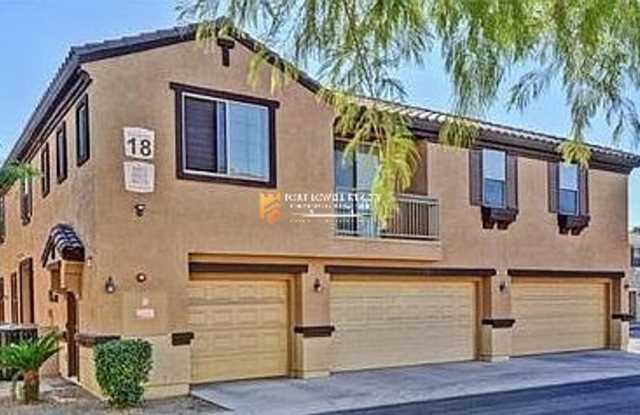 3 Bedroom, 2 Bath Townhome!  SECTION 8 ACCEPTED! - 8169 West Groom Creek Road, Phoenix, AZ 85043