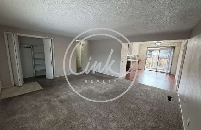 Charming 2 Bedroom 1 Bathroom Quadplex Available for Rent Gallery 1