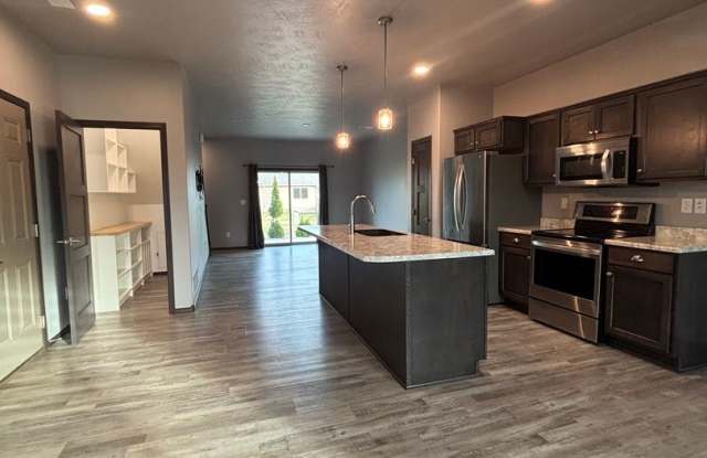 Spacious 3-Bedroom Home Gallery 3