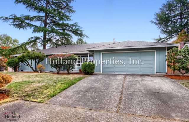 Stylish 3-Bedroom Hillsboro Home with A/C, Patio & Community Pool Gallery 1