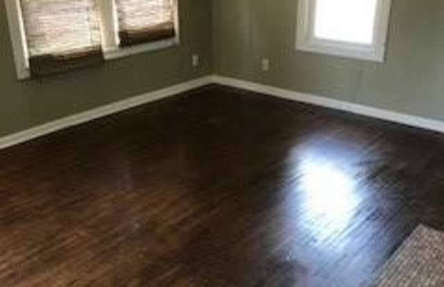 219 Troutman Avenue Gallery 2