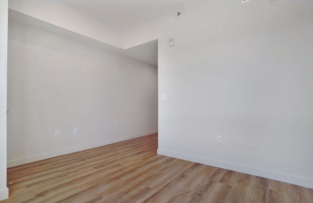 9Ten West Gallery 4