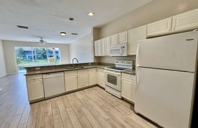 912 Hampton Cir Gallery 4