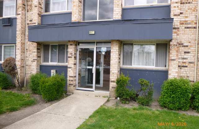 8647 1/2 W Foster Ave Apt 1B photos photos
