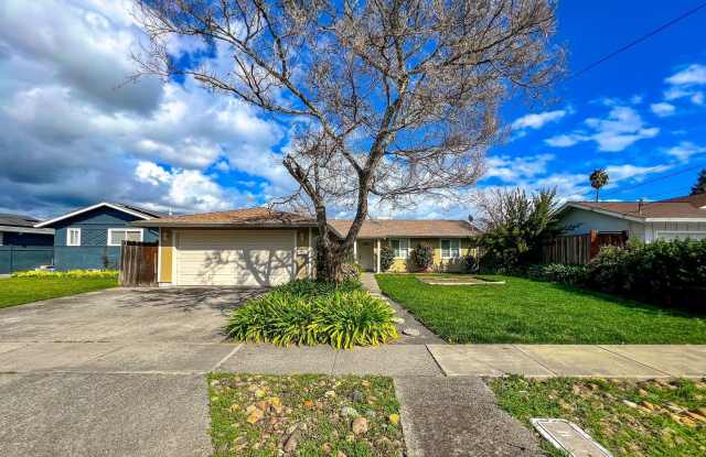 Single-Level Napa Classic with A/C  Attached Garage photos photos