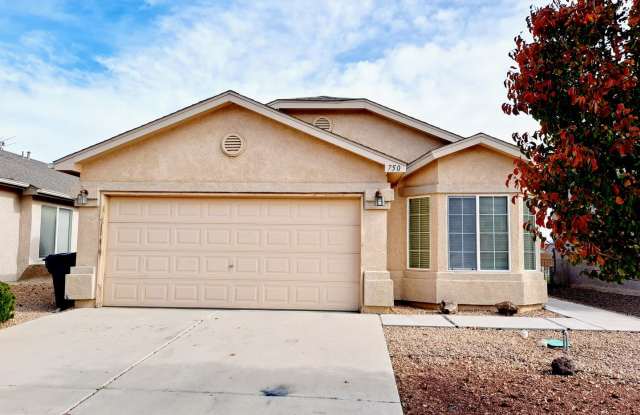 Charming 3 Bed 2 Bath Home in Huning Ranch Gallery 3