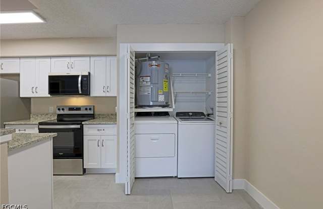 5331 Summerlin Road Gallery 2