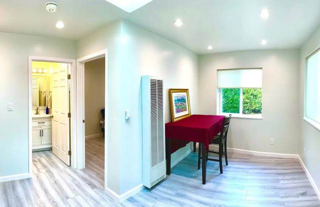 433A Mastick Ave Gallery 2