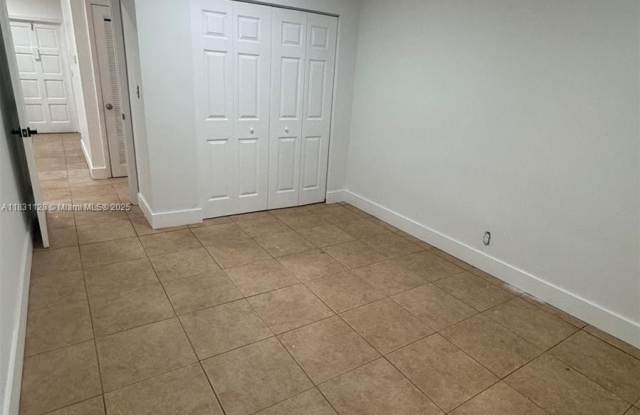 221 NE 40th St photos photos