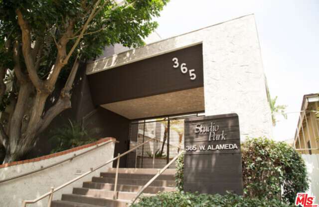 365 Ave W Alameda - 365 Avenue West, Laguna Beach, CA 92651