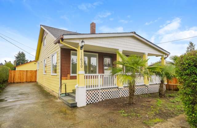Modern Comfort Meets Burien Charm – Remodeled 4-Bed Oasis with Fenced Yard  Patio! photos photos