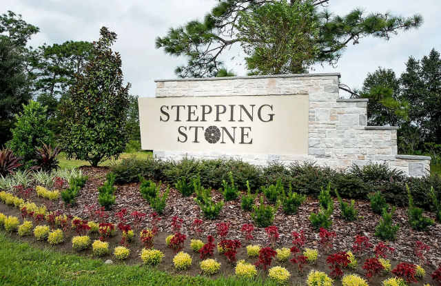6 Bedroom single family water view home, new paint, new carpet. Located in Kissimmee! Gallery 3