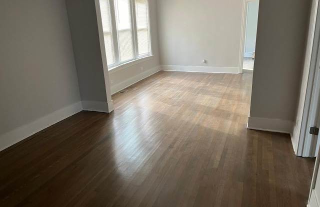 11578 S Perry Avenue Gallery 3