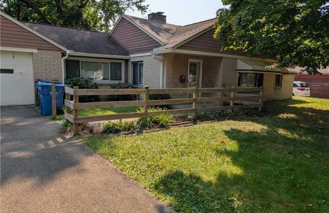 647 Longmere Drive Gallery 4