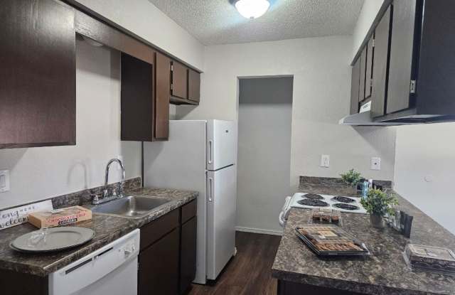 Meadow Lake Apartments photos photos