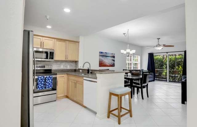 Seasonal 3-Bed First Floor Condo Rental in the Heart of Naples photos photos Seasonal 3-Bed First Floor Condo Rental in the Heart of Naples photos photos