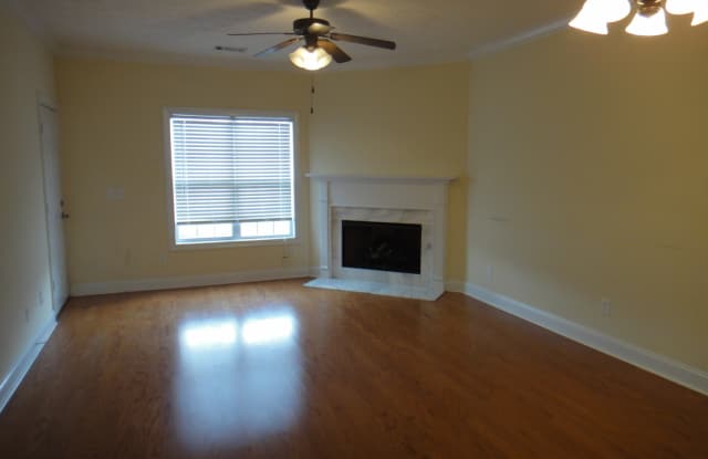 Spacious 3 Bed / 2 Bath Mill Creek Townhome with Bonus Room - Available November 2026! Gallery 3
